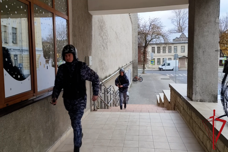 Росгвардейцы примут участие в обеспечении общественной безопасности в новогодние и рождественские праздники