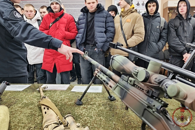 День открытых дверей в управлении Росгвардии по Псковской области: студенты познакомились с работой подразделений