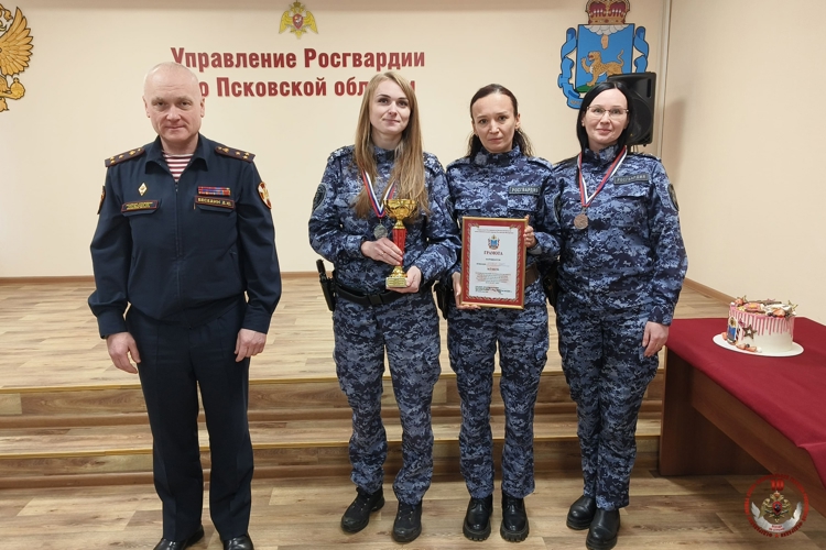В Управлении Росгвардии по Псковской области прошли соревнования по стрельбе среди женщин
