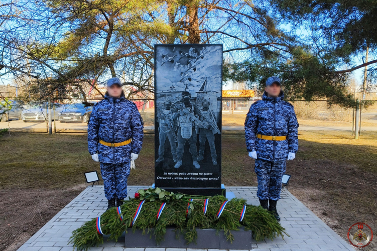 В День войск национальной гвардии росгвардейцы почтили память погибших