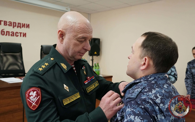 Командующий Северо-Западным округом представил личному составу начальника Управления Росгвардии по Псковской области