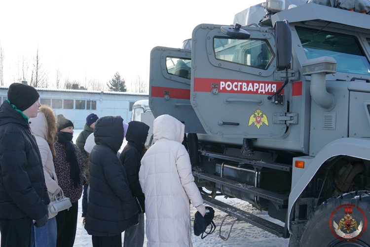 В региональном управлении Росгвардии проходят патриотические мероприятия для молодежи