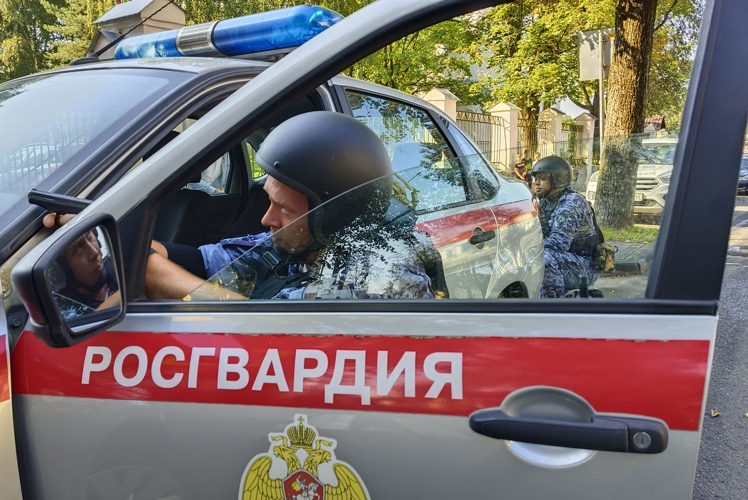 В Пскове росгвардейцы задержали подозреваемую в краже гражданку