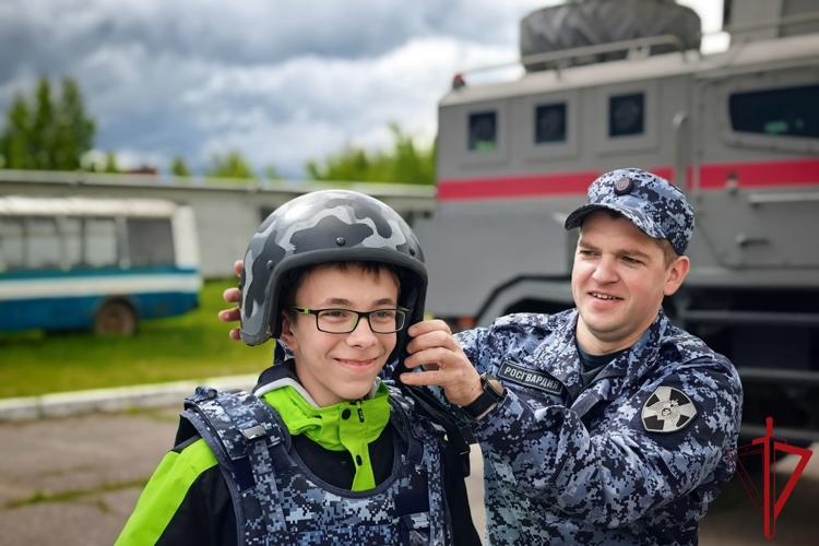 В региональном управлении Росгвардии прошла акция «День открытых дверей» для юных спортсменов 