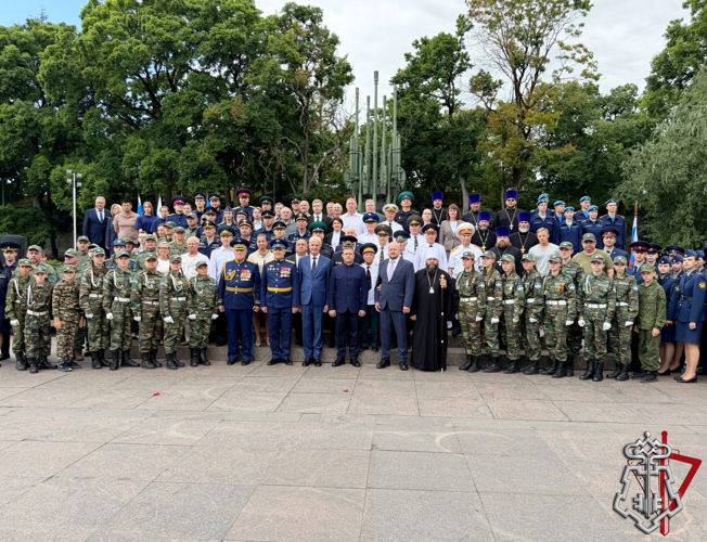 В Пскове Росгвардейцы приняли участие в торжественно-пямятной церемонии