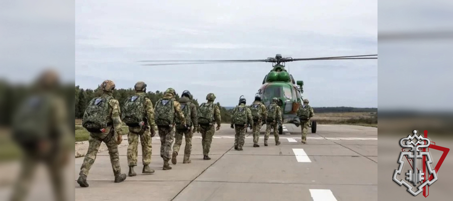 Ежегодно 26 июля в России отмечается день парашютиста - профессиональный праздник людей, для которых небо стало второй стихией. В Росгвардии этому дню придают особое значение, ведь парашютно-десантная подготовка является одной из ключевых дисциплин в системе боевой учебы спецподразделений.