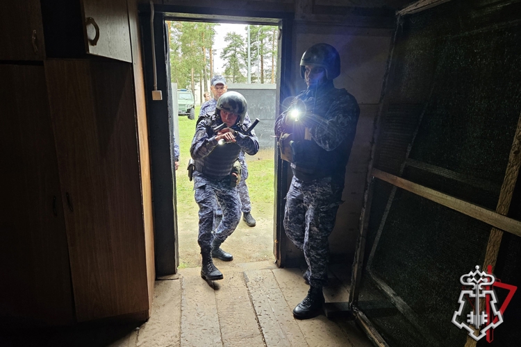 В Санкт-Петербурге прошел окружной этап ежегодного Всероссийского конкурса профессионального мастерства среди сотрудников вневедомственной охраны Росгвардии, Псковские Росгвардейцы одержали победу